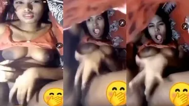 Horny Girl Desi Fingering Her Pussy In Blanket