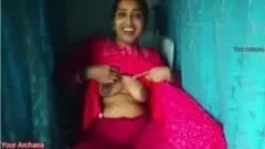 Hot Bhabhi Had Sex With Her Husband on the Train, Video Become Viral